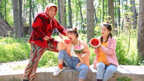 姐妹打架奶奶吃瓜视频,场面一度尴尬