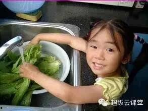 五一节吃瓜宝宝视频,萌翻网友心！