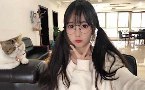 湖南精神小妹吃瓜视频,揭秘网络红人的日常生活