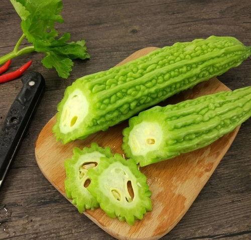 东北人吃生茄瓜视频大全,揭秘生茄瓜的独特吃法，视频大全带你领略东北美食魅力