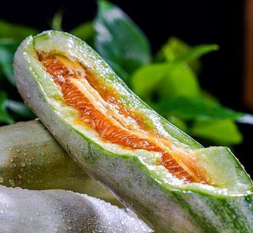 羊角蜜瓜怎样捂着吃视频,羊角蜜瓜捂着吃的独特美味体验