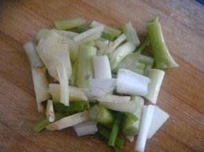 葫芦瓜可以油炸吃吗视频,美味诱人的家常小炒