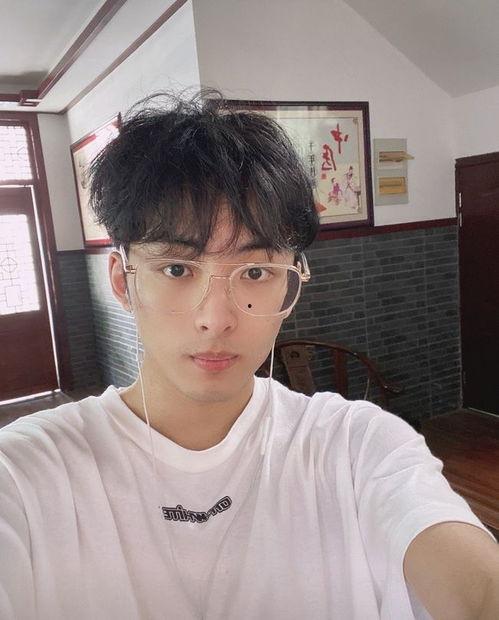 吃瓜发现新裙子视频,新裙子视频惊艳亮相，时尚潮流一触即发！