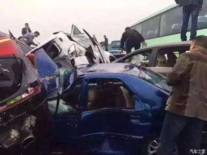 车祸吃瓜照片真实视频,车祸现场真实画面曝光，吃瓜群众直呼触目惊心