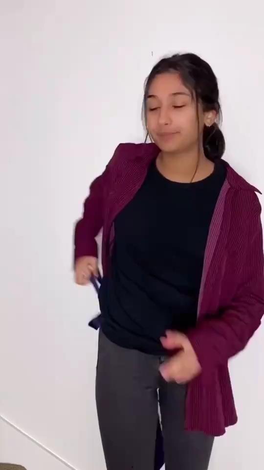 吃瓜视频大姐唱歌,歌声传遍大街小巷