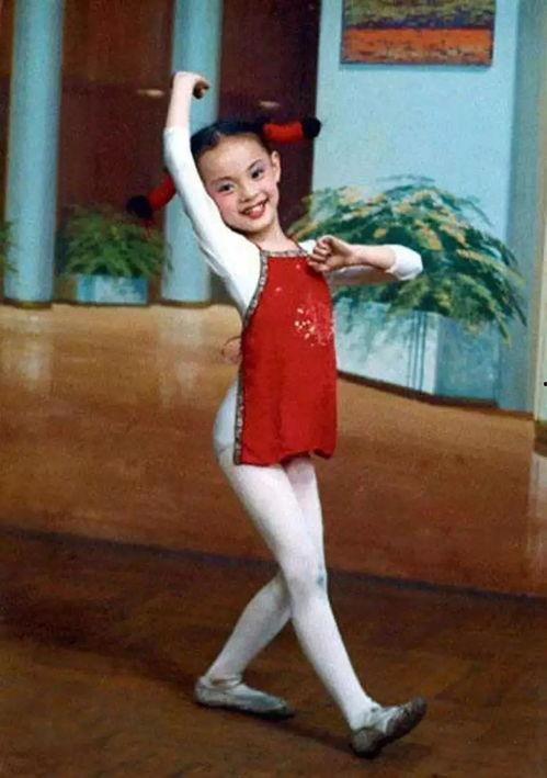 吃瓜视频大姐唱歌,歌声传遍大街小巷