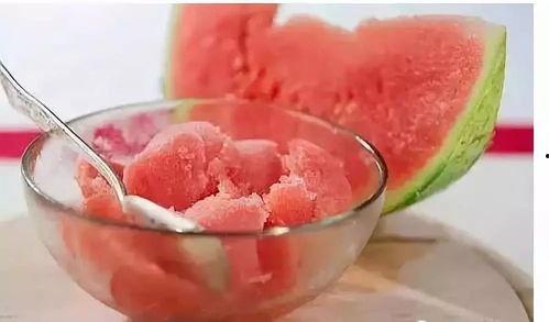 吃瓜视频真爱粉,揭秘吃瓜视频真爱粉的狂热与热爱