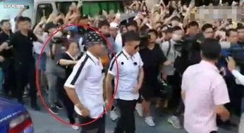 大妈集体吃瓜视频