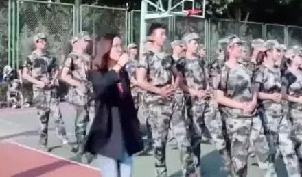 潍坊军训跳舞吃瓜视频